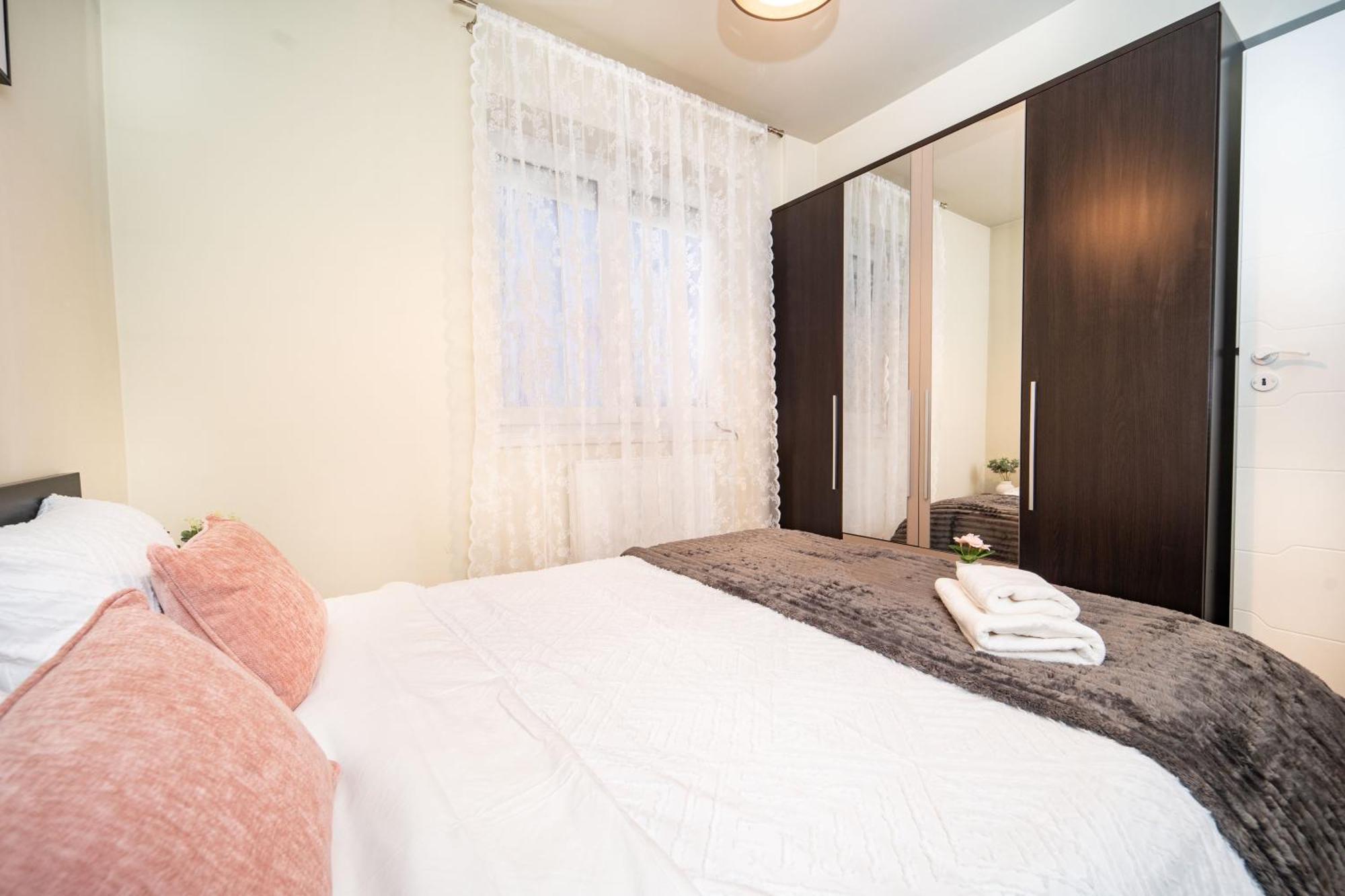 Central Elegant - Anastasia Apartment - By Openhouse Temeşvar Dış mekan fotoğraf